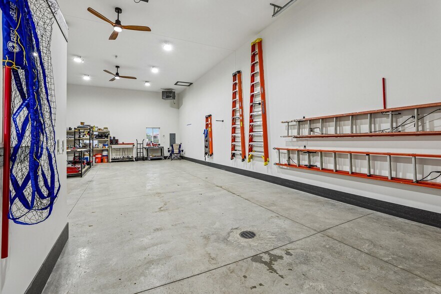 More Photos Of 407 Wengel dr, Reedsburg Light Manufacturing For Sale