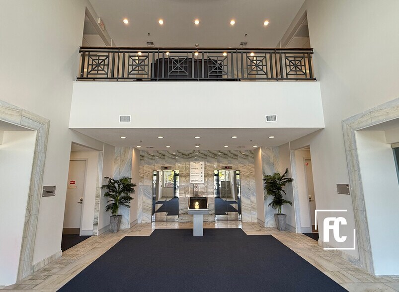 More Photos Of 2100 SE Ocean Blvd, Stuart Medical For Lease