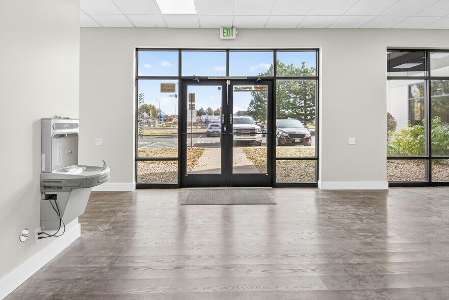 More Photos Of 3155 Chambers Rd, Aurora Flex For Lease