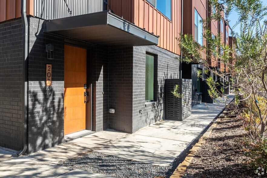 More Photos Of 7411 Coronado Ave, Dallas Apartments For Sale