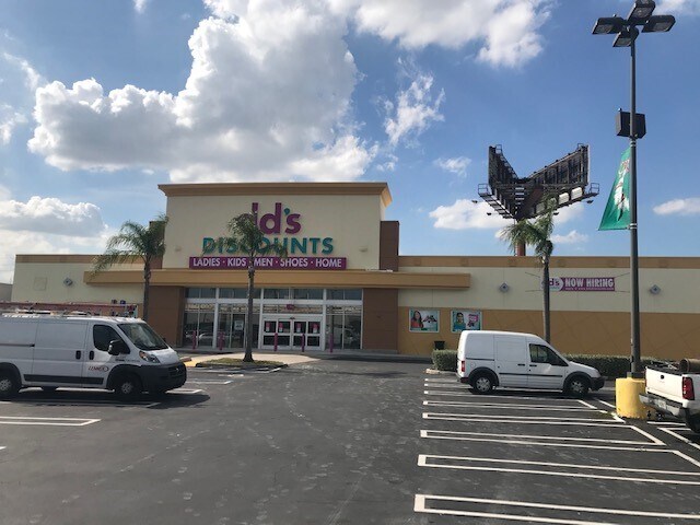 More Photos Of 3250 W 18th St, Hialeah Unknown For Lease