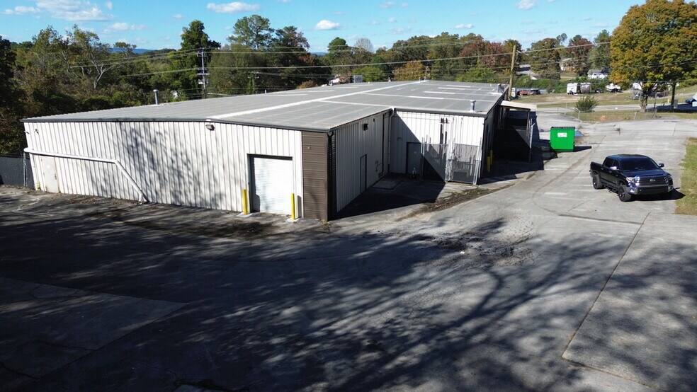 More Photos Of 6340 Bonny Oaks Dr, Chattanooga Warehouse For Lease