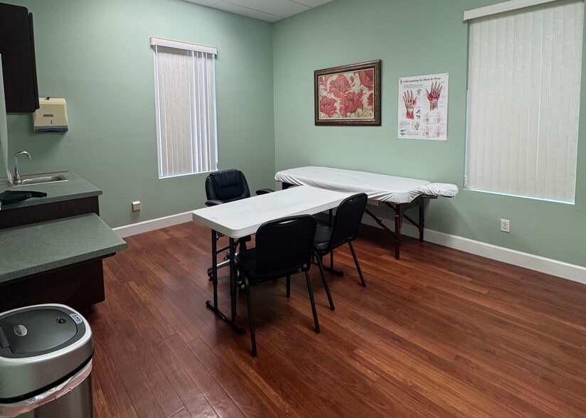 More Photos Of 17051 US Highway 441 S, Summerfield Office For Lease