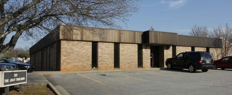 Primary Photo Of 389 E Henry St, Spartanburg Office For Lease