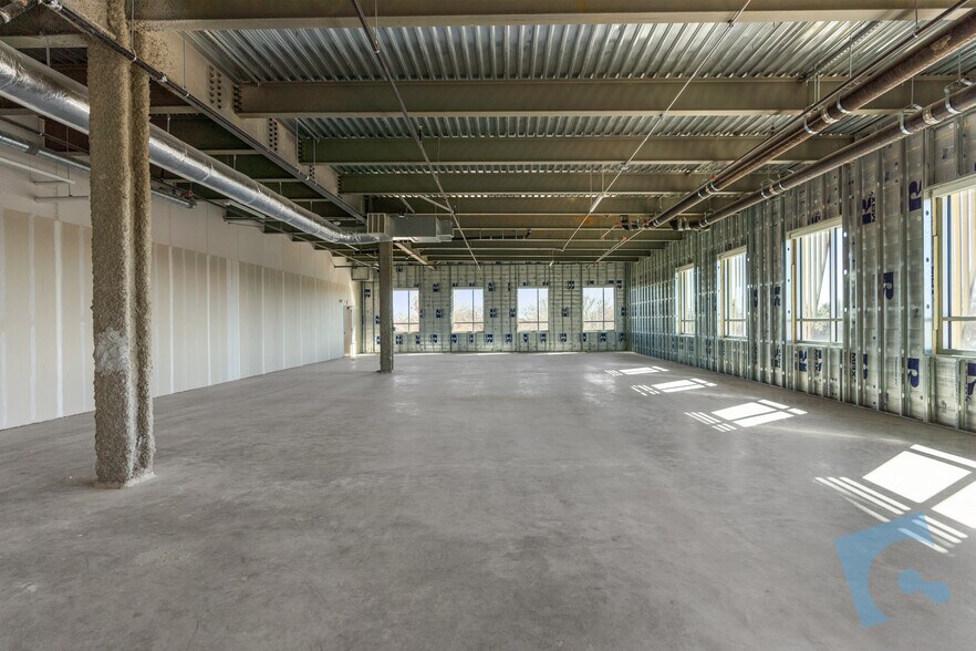 More Photos Of 2101 Westpark Ct, Euless Medical For Lease