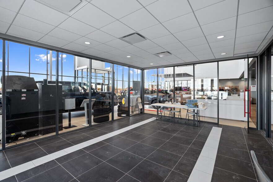 More Photos Of 2202 50 Av, Lloydminster Auto Dealership For Sale