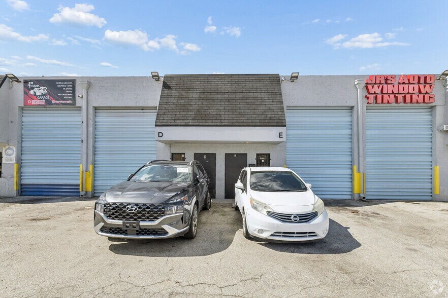 More Photos Of 3820 NW 135th St, Opa-locka Warehouse For Lease