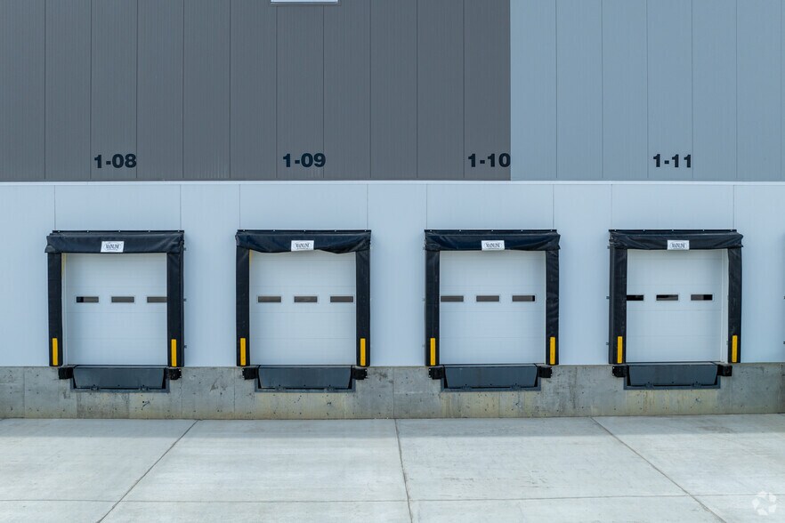 More Photos Of 292230 Wagon Wheel Blvd, Calgary Unknown For Lease