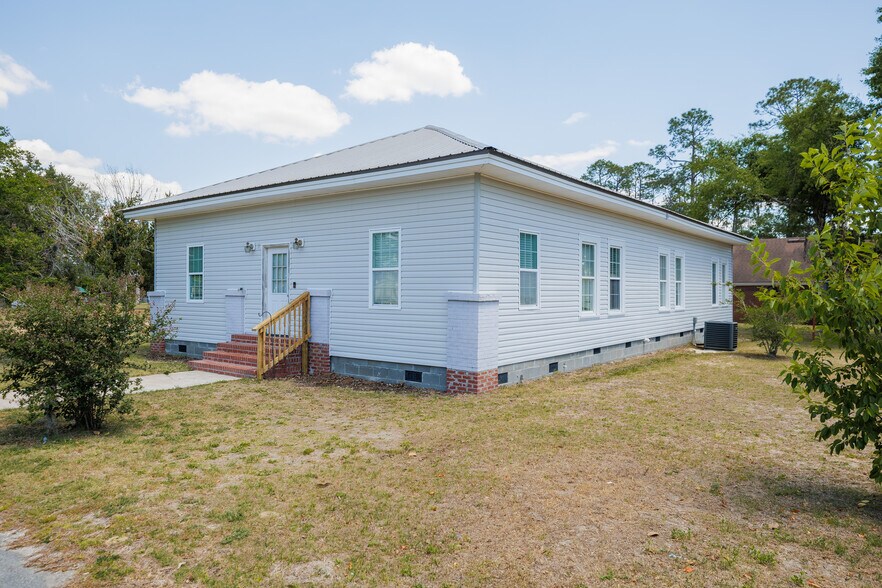 More Photos Of 37 E Main St, Lakeland Flex For Sale
