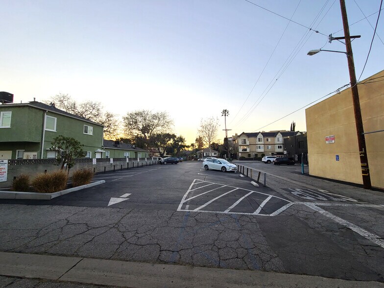 More Photos Of 4383 Tujunga Ave, Studio City Freestanding For Lease