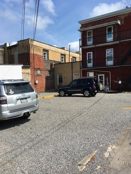 More Photos Of 139-141 S Jefferson St, Kittanning Apartments For Lease