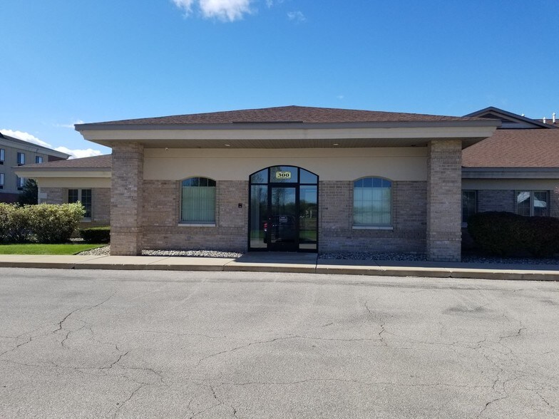 More Photos Of 3941 Traxler Ct, Bay City Office For Lease