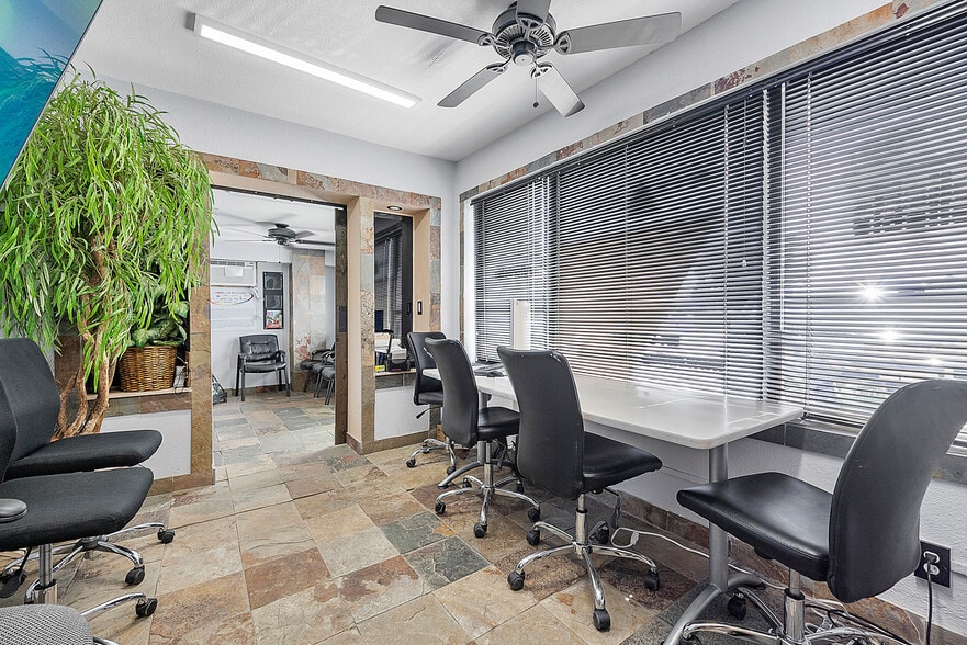 More Photos Of 2435 N Dixie Hwy, Wilton Manors Apartments For Sale