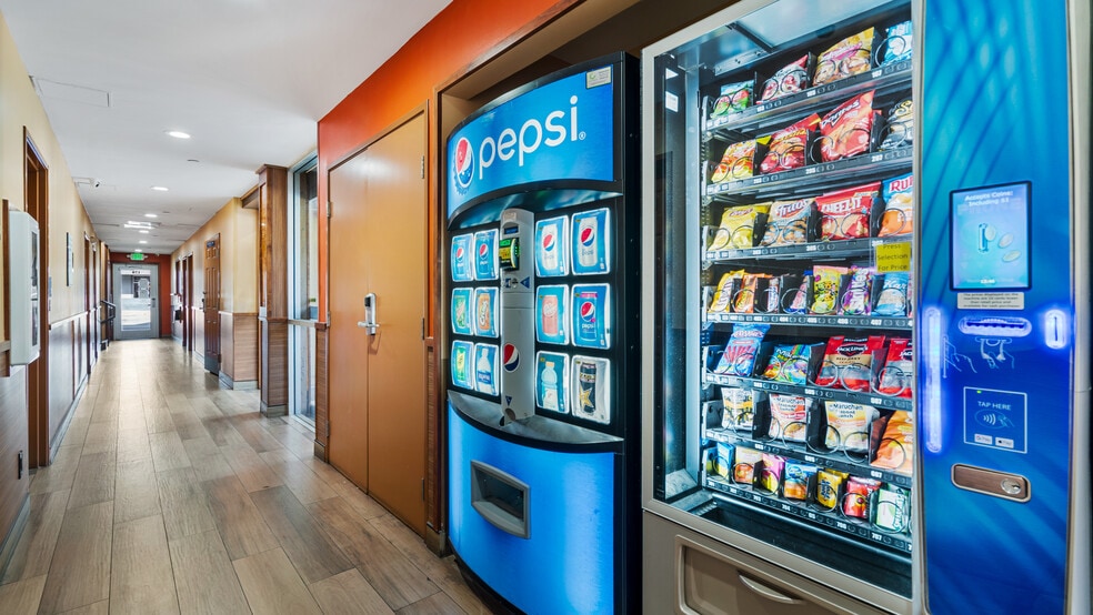 More Photos Of 178 Dry Creek Rd, Healdsburg Hotel For Sale