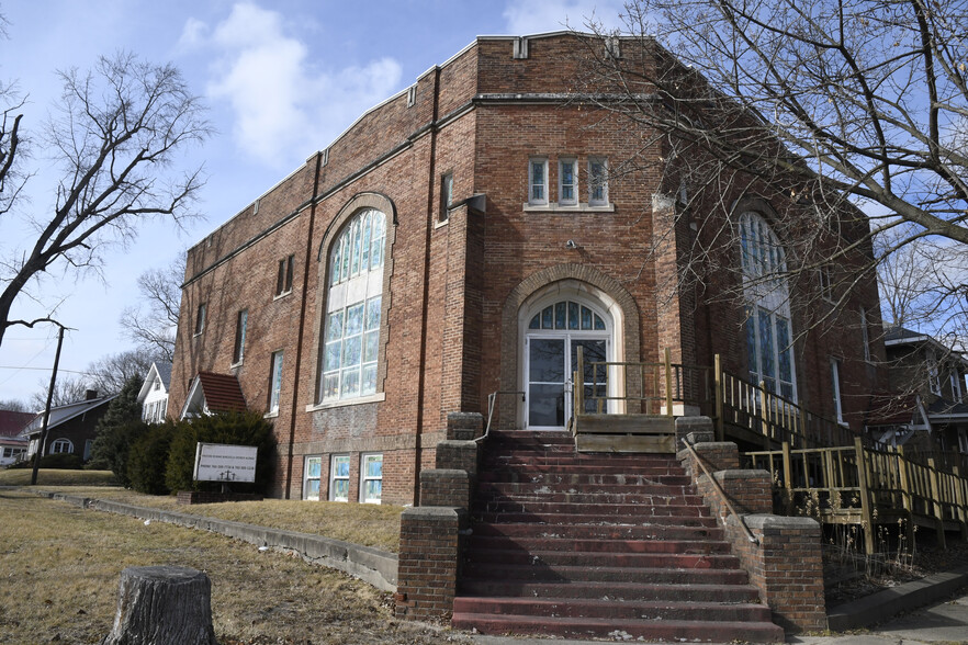 Primary Photo Of 201 Mill st, Veedersburg Religious Facility For Sale