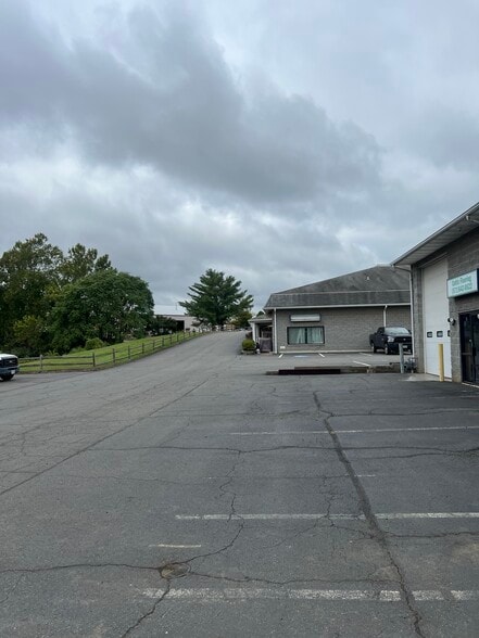 More Photos Of 9208 Venture Ct, Manassas Park Warehouse For Sale