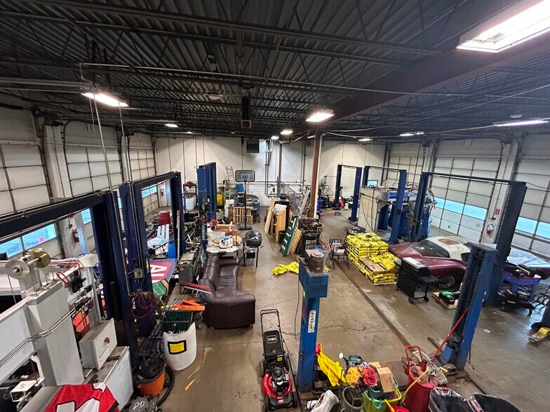 More Photos Of 3375 W Grand Ave, Waukegan Auto Dealership For Sale