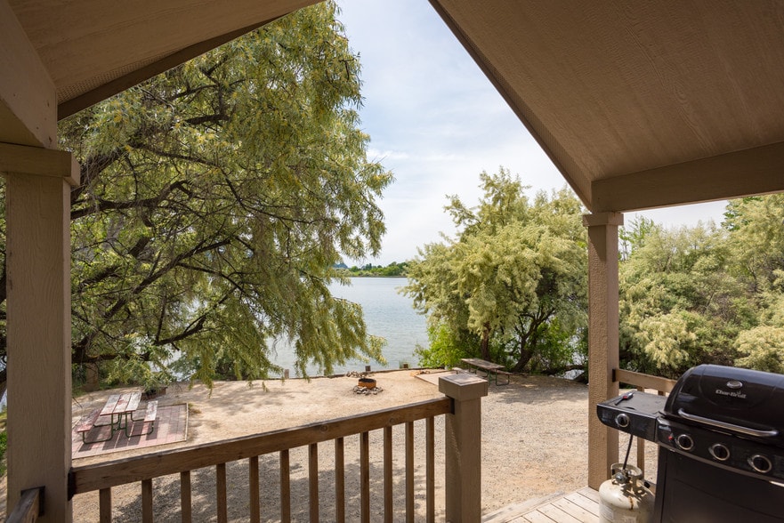 More Photos Of 57662 N Hwy 155 N, Electric City Hotel For Sale