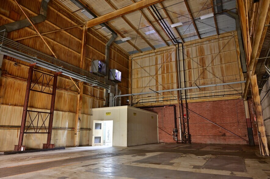 More Photos Of 7500 US 11 W, Rogersville Manufacturing For Lease