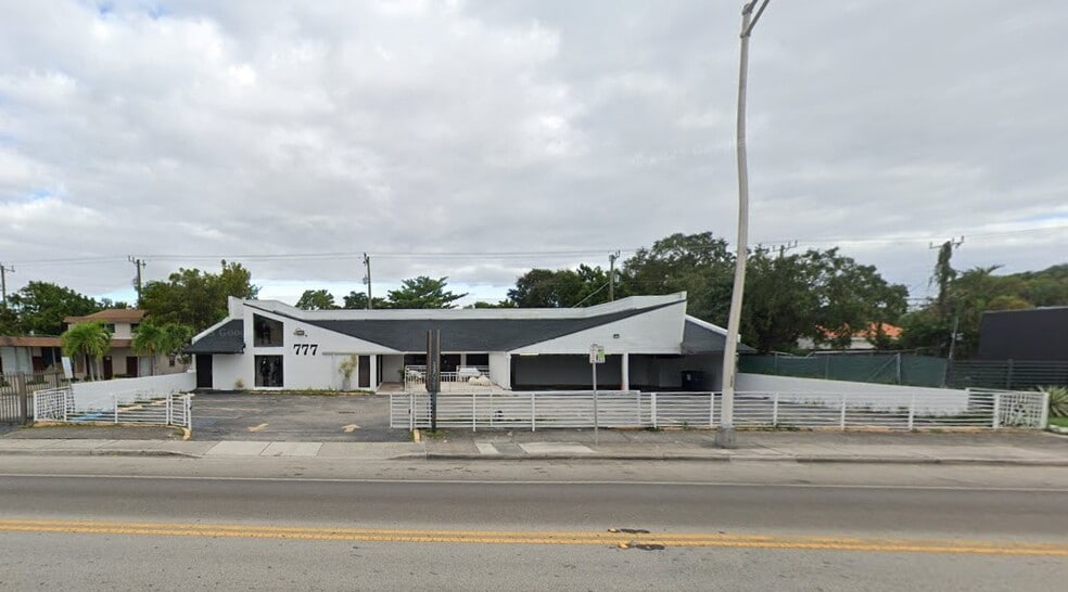 More Photos Of 777 NE 79th St, Miami Freestanding For Lease