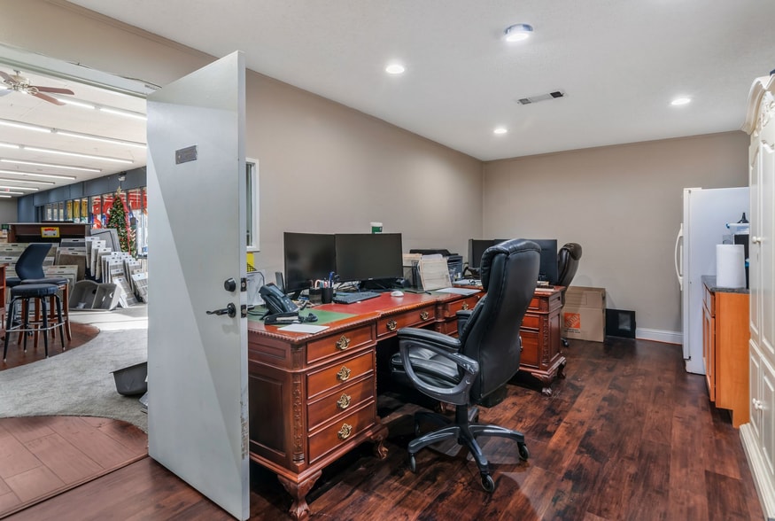 More Photos Of 8101 Grapevine Hwy, North Richland Hills Showroom For Sale