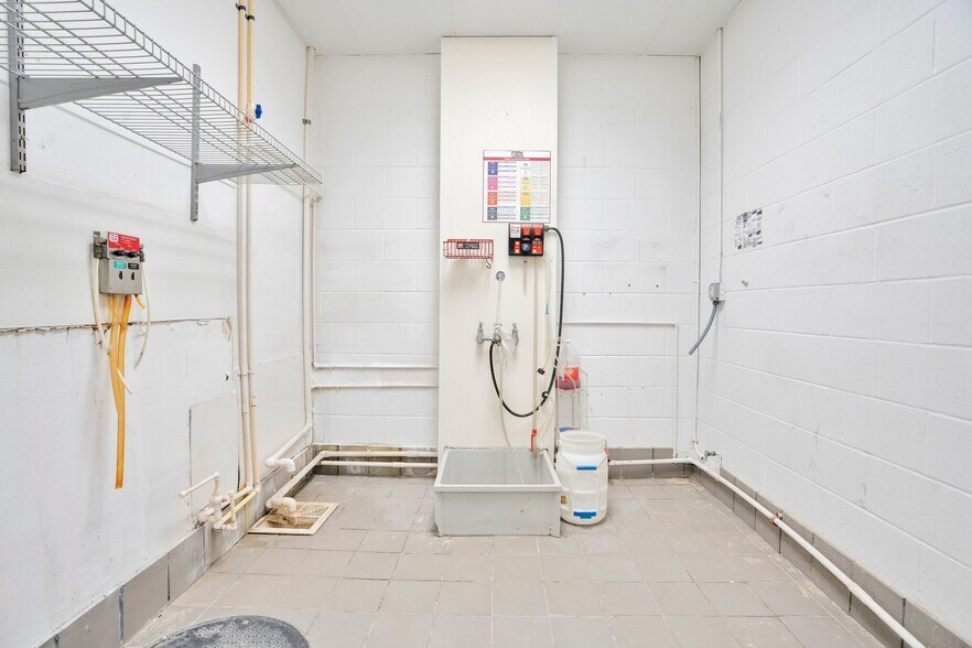 More Photos Of 150 S Magnolia Ave, Orlando General Retail For Sale