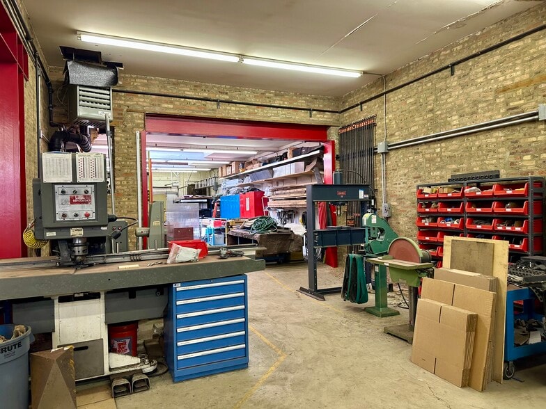 More Photos Of 1908 N Milwaukee Ave, Chicago Manufacturing For Sale