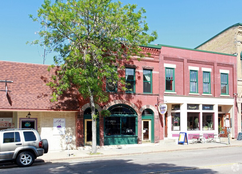 More Photos Of 421 2nd St, Hudson Storefront Retail Office For Lease