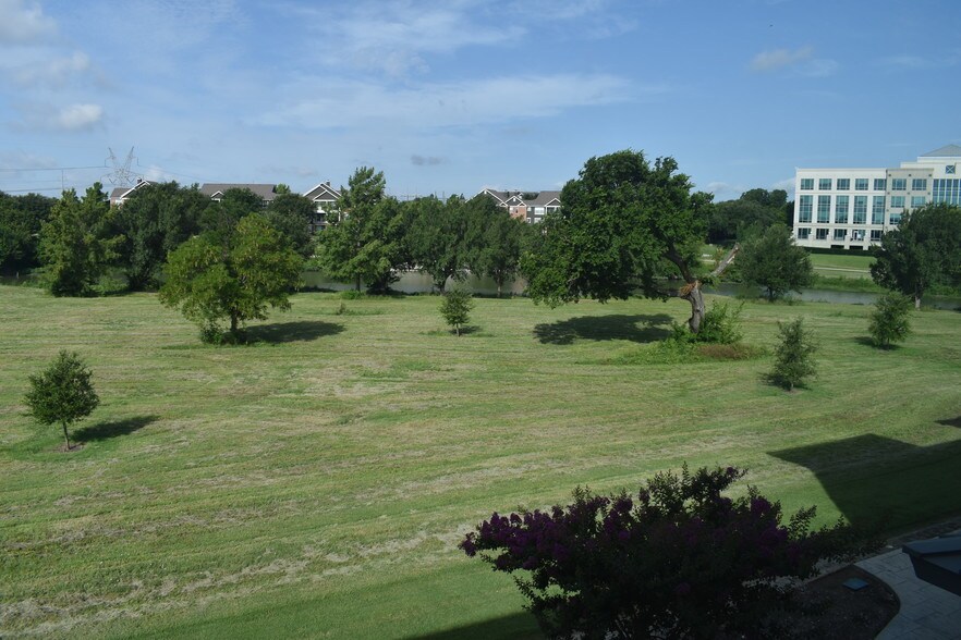More Photos Of 5048 Tennyson Pky, Plano Office For Lease