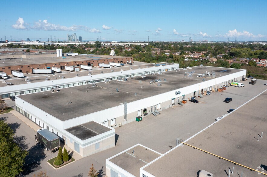 More Photos Of 220 Viceroy Rd, Vaughan Warehouse For Lease