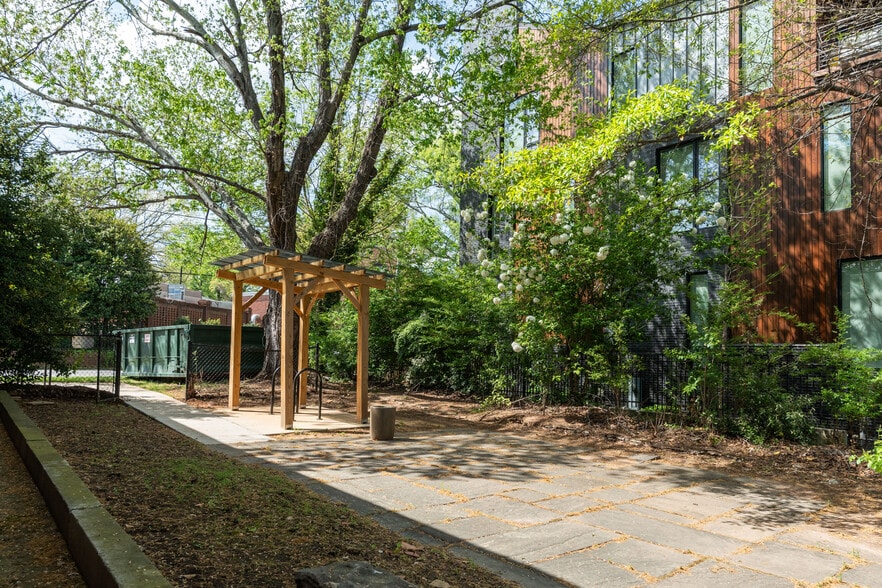 More Photos Of 208 St Marys St, Raleigh Loft Creative Space For Sale