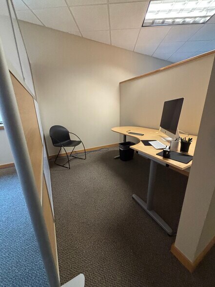 More Photos Of 2238-2240 Edgewood Ave S, Minneapolis Flex For Sale