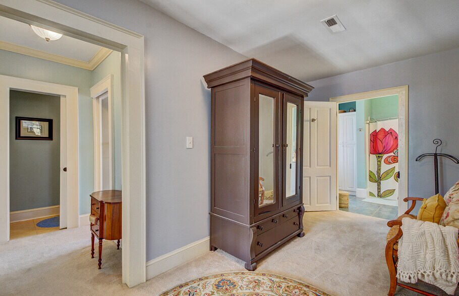 More Photos Of 112 S Magnolia St, Summerville Office Residential For Lease