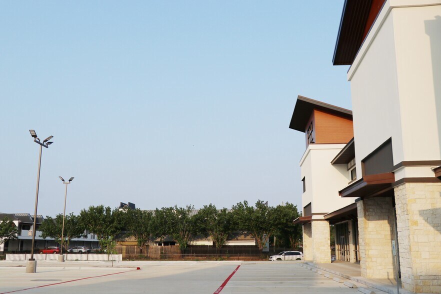 More Photos Of 9889 United Drive, Houston Office For Lease