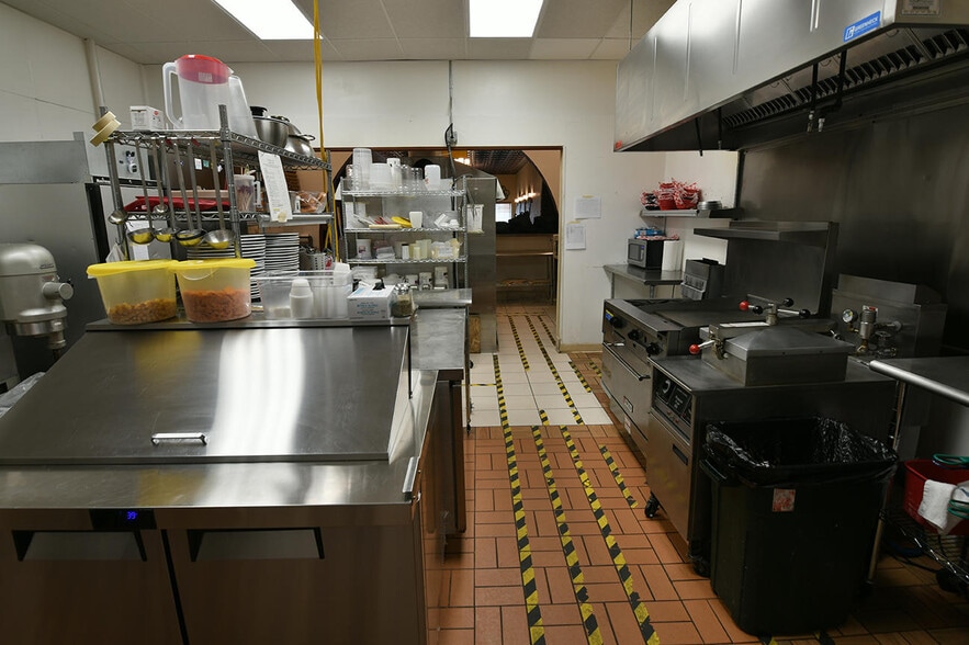 More Photos Of 239 Main St, Shelby Bar For Sale