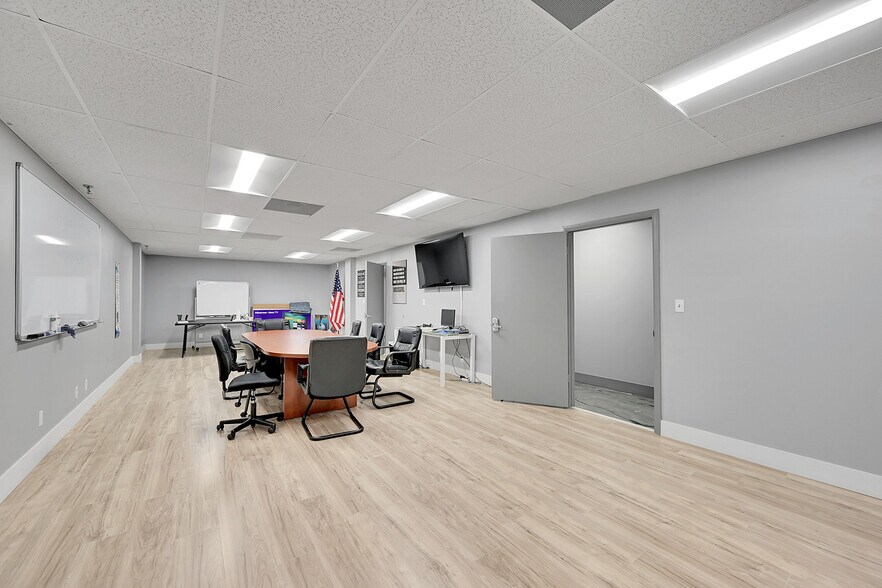 More Photos Of 895 SW 30th Ave, Pompano Beach Unknown For Lease