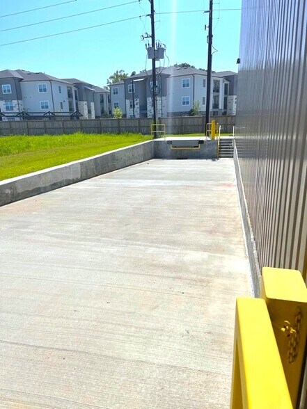 More Photos Of 24527 Gosling Rd, Spring Flex For Lease