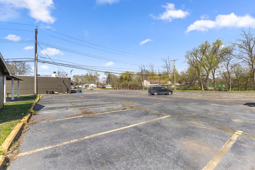 More Photos Of 1217 S Merriman Rd, Westland Lodge Meeting Hall For Sale