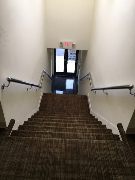 More Photos Of 680 E Main St, Stamford Office For Lease