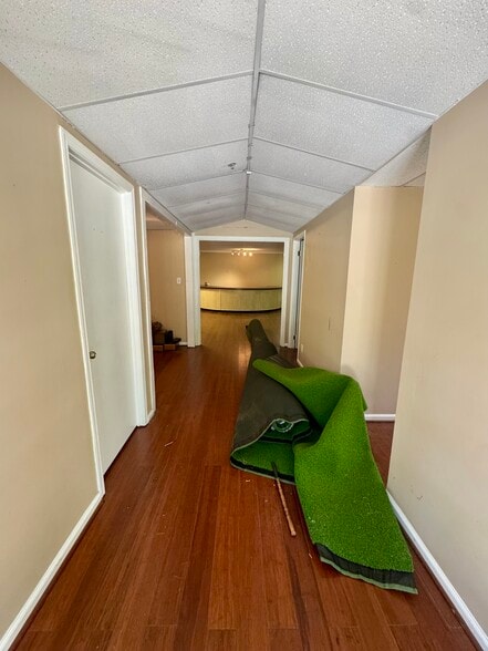 More Photos Of 245 W Bonacre Rd, Cataula Religious Facility For Sale