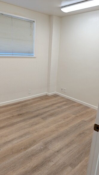 More Photos Of 1133 San Leandro Blvd, San Leandro General Retail For Lease