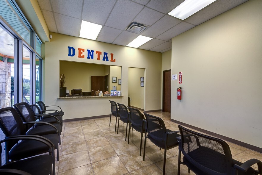 More Photos Of 909 S Tyler St, Dallas Medical For Sale