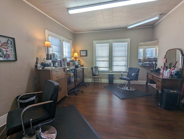 More Photos Of 2671 Broadway, Beaumont Freestanding For Sale