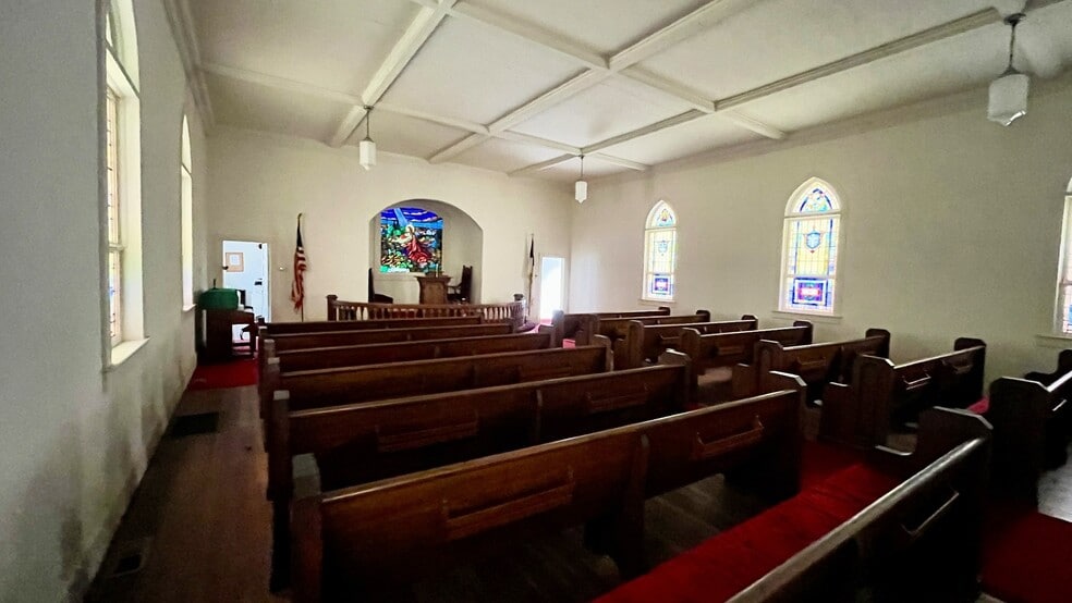 More Photos Of 209 W Academy St, Colerain Specialty For Sale