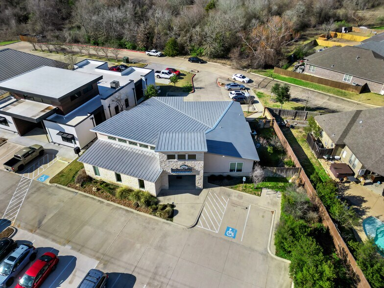 More Photos Of 555 William D Fitch Pkwy, College Station Office For Sale