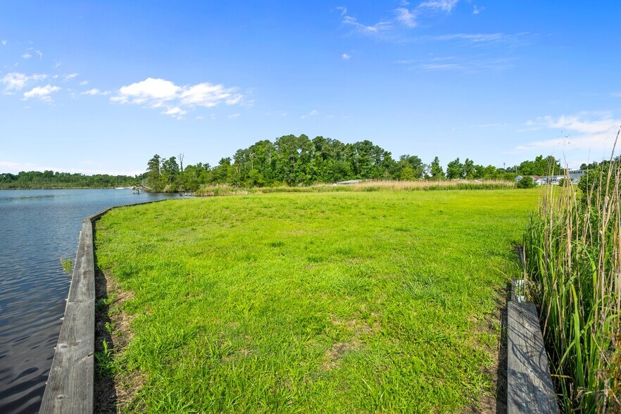 More Photos Of 0000 Old Bridge St, Jacksonville Land For Lease