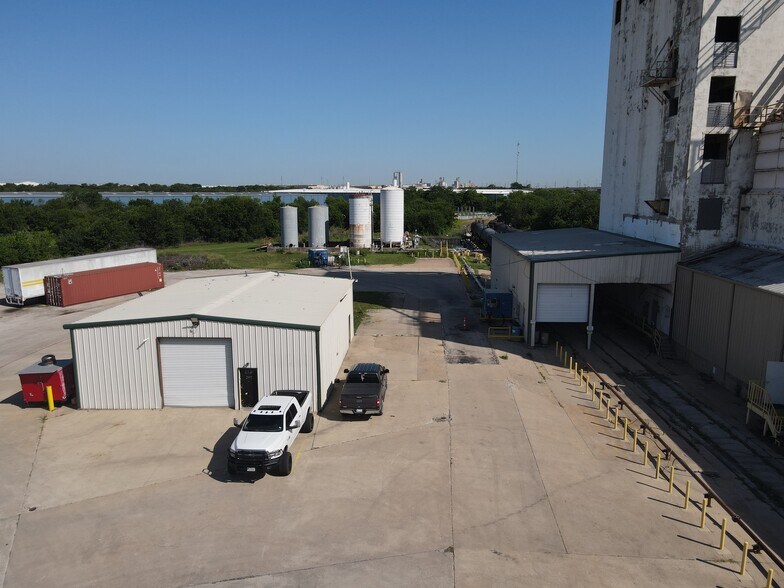 More Photos Of 2131 Terminal rd, Fort Worth Industrial For Lease