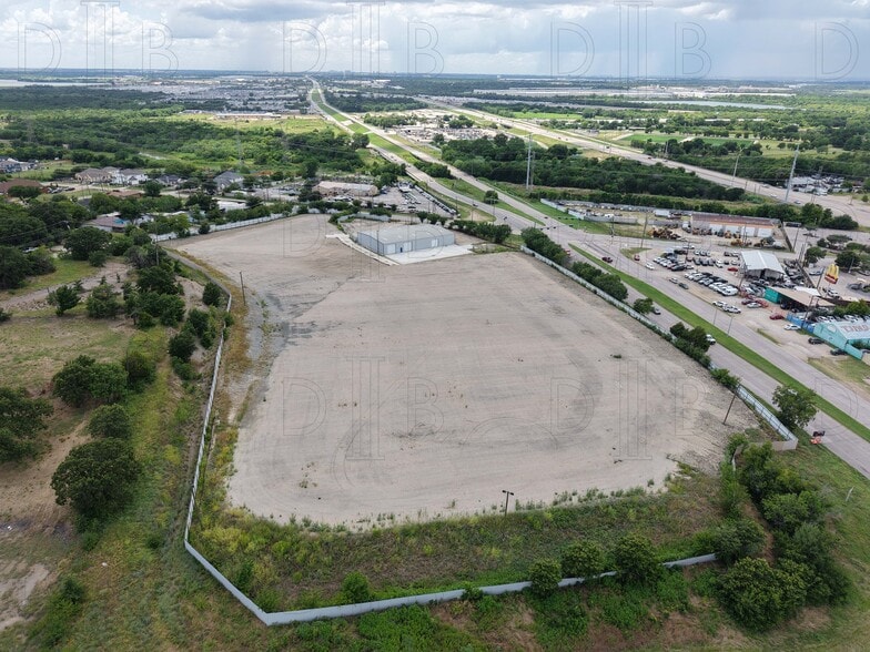 More Photos Of 5956 W Jefferson Blvd, Dallas Distribution For Sale