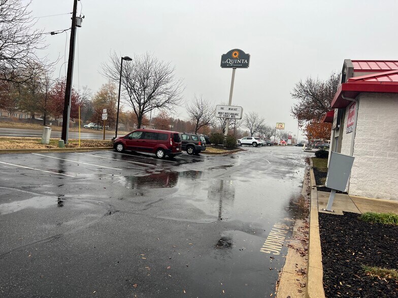 More Photos Of 22775 Three Notch Rd, California Storefront Retail Office For Lease