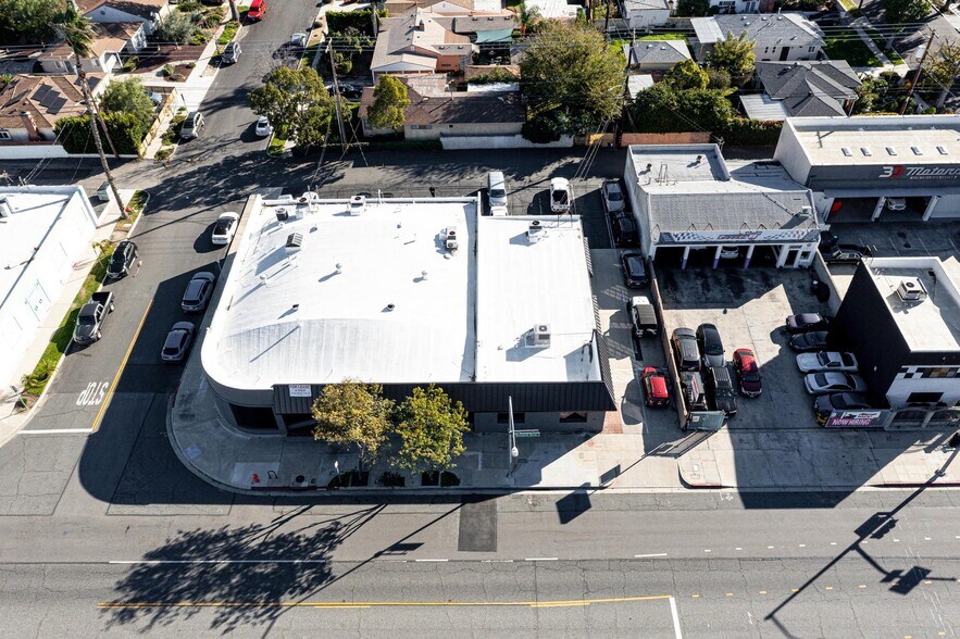 More Photos Of 4000-4004 W Burbank Blvd, Burbank Freestanding For Sale